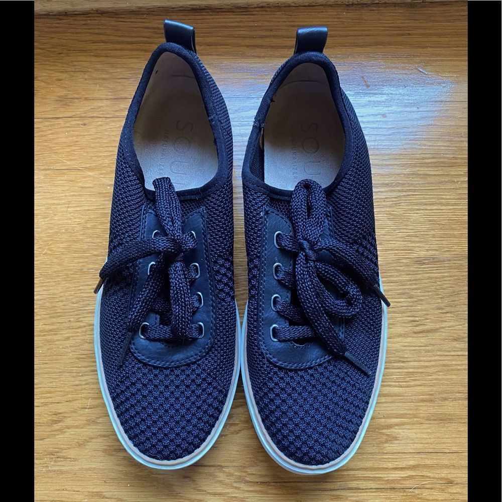 SOUL Naturalizer Krista Lace-up Knit Sneaker - Size 7 / Black.